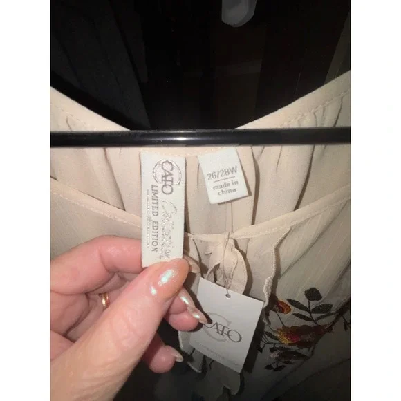 Cato Limited Edition Cream Floral Embroidered Ruffle Peasant Blouse Plus 26/28W - Picture 2 of 3